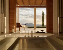 Amanzoe: Yunanistan'da Mimari, Sanat ve Doğanın Buluştuğu Tatil Köyü