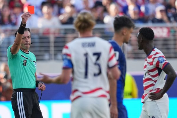 FIFA, Trump'ın Infantino'yu Aramasının Ardından Balogun'un Kırmızı Kart Cezasını Kaldırdı