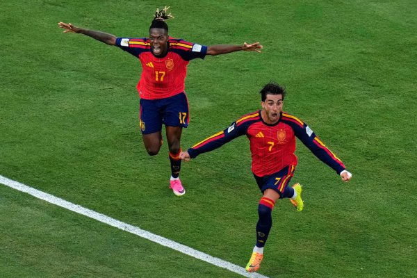 İspanya, Ferran Torres'in Uzatma Dakikalarındaki Golüyle Arjantin'i 1-0 Yenerek Dünya Kupası'nı Kazandı