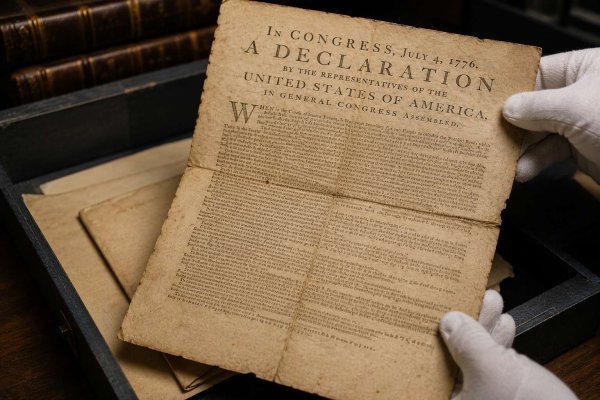 Amerikan Bağımsızlık Bildirgesi'nin Nadir Bir Kopyası 250 Yıl Sonra İngiltere Arşivlerinde Bulundu