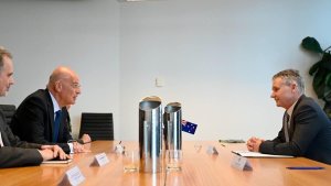 Yunanistan Dışişleri Bakanı Dendias, Sidney'de Avustralyalı Mevkidaşıyla Görüştü