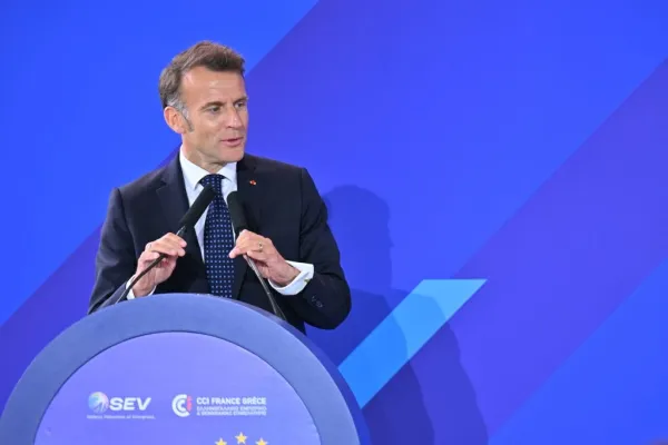Macron: Yunanistan Ekonomik İlerleme Modeli