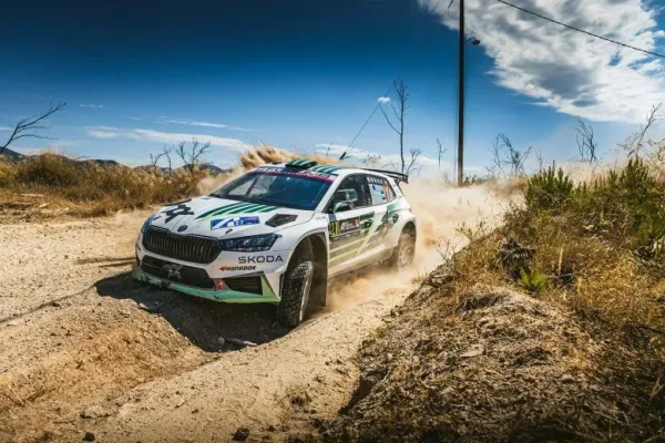 Škoda’nın Fabia Rally2’si Zorlu Zeminlerde Fark Yaratıyor