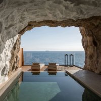 Yunan Adalarındaki En İyi 5 Otel ve Hikayeleri