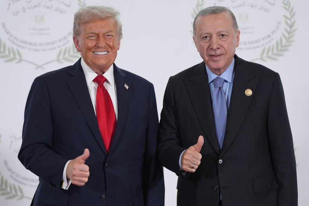 Erdoğan ve Trump Arasındaki Yakın İlişkiler Türkiye'ye NATO Zirvesi Öncesinde Üstünlük Sağlıyor