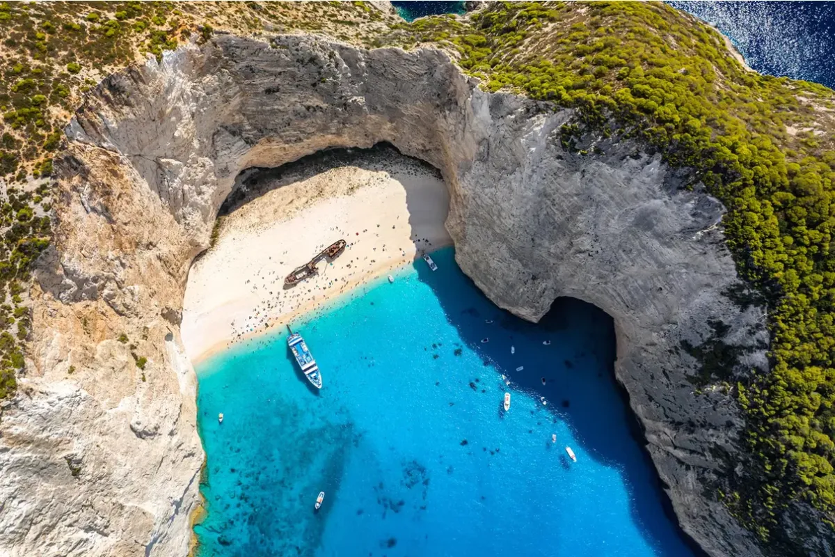 Yunanistan, Navagio Plajı'nı Genişleterek Ünlü Batığı Kurtaracak