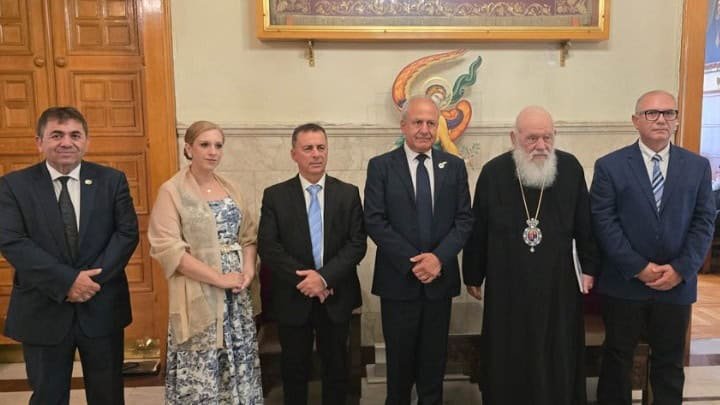 İşgal Altındaki Kıbrıs'tan Dönüş Özlemi: Başpiskopos Ieronymos'tan Destek