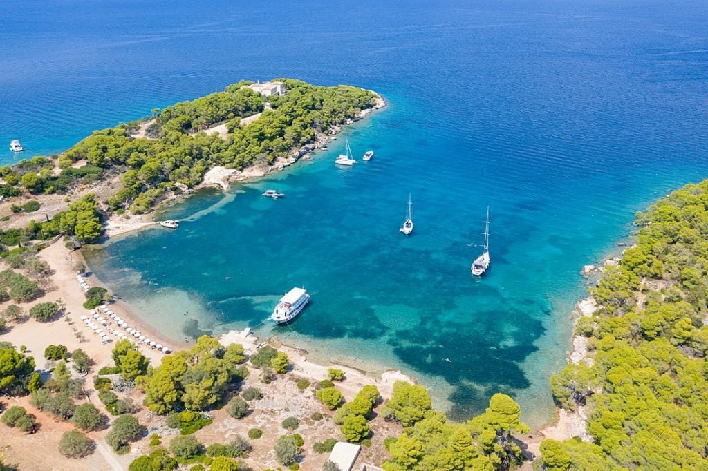 Spetses Adası: Atina'ya Bu Kadar Yakın Ama Bir O Kadar Uzak