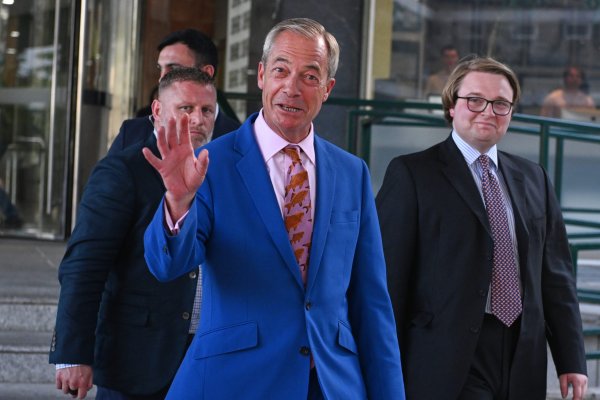 Nigel Farage'ın Dramatik İstifası ve Siyasi Hamlesi Hakkında Bilinmesi Gerekenler