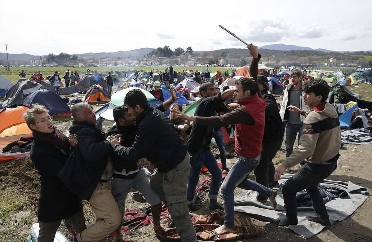 İtalya, Ceuta'daki Göçmen Krizi Nedeniyle İspanya ile Schengen Serbest Dolaşımını Durdurdu