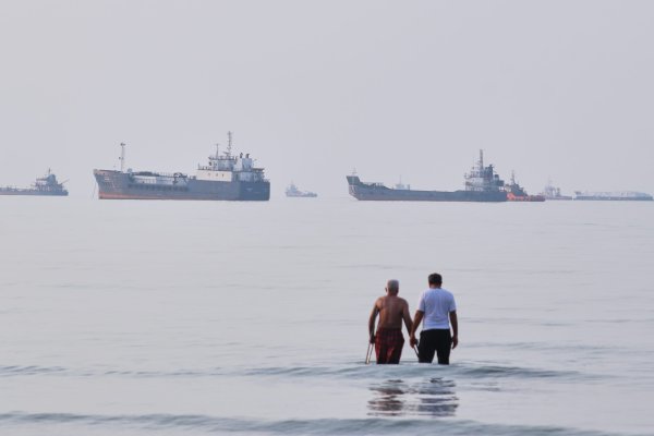 Hormuz Boğazı'nda Kontrol Mücadelesi: ABD ve İran İddiaları