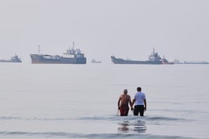 Hormuz Boğazı'nda Kontrol Mücadelesi: ABD ve İran İddiaları