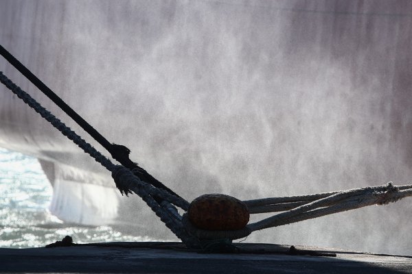Ege Denizi'nde Fırtına: Rafina ve Lavrio Limanlarından Feribot Seferleri Durduruldu