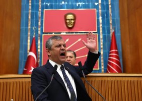 Görevden Alınan Türk Muhalefet Lideri Erdoğan'a Meydan Okumak İçin 'Yeni Parti' Kurdu