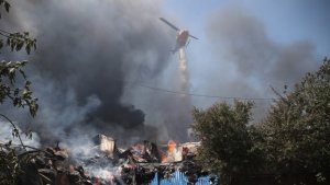 Yunanistan'da Selanik Yakınlarındaki Sanayi Bölgesinde Büyük Yangın