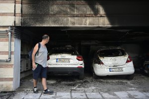 Yunanistan Terörle Mücadele Polisi, Siyasetçinin Annesini Öldüren Bombalı Saldırıyla İlgili 3 Kişiyi Tutukladı