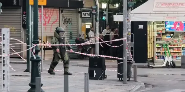 Atina'da Şüpheli Bavul Alarmı: Bomba İmha Ekibi Olay Yerinde