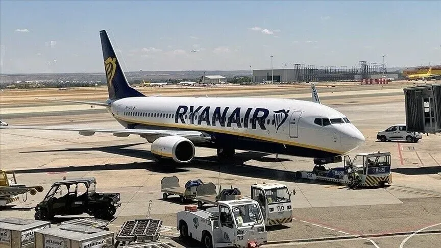 Ryanair Uçağı Motor Arızası Nedeniyle Yunanistan'a Acil Dönüş Yaptı, Bir Yolcu Yaralandı