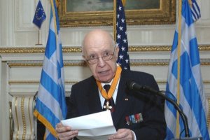 Amerika'nın Güçlü İsimleriyle Omuz Omuza Veren Yunan Gazeteci