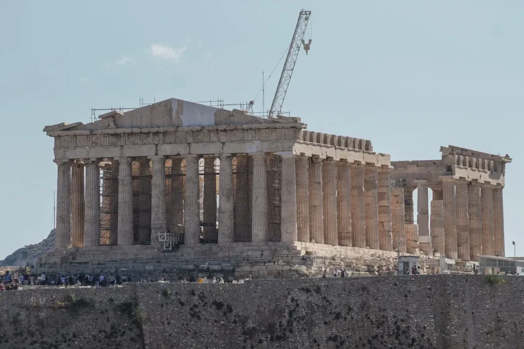Parthenon Restorasyonunda Kriz: Usta İşçilerin Kaybolması Tehdidi