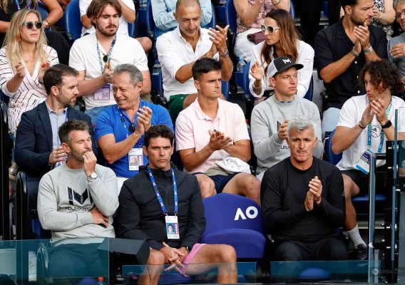 Mark Philippoussis'ten Tsitsipas'a Andre Agassi Tavsiyesi: Wimbledon Sonrası Sert Ama Umut Veren Sözler