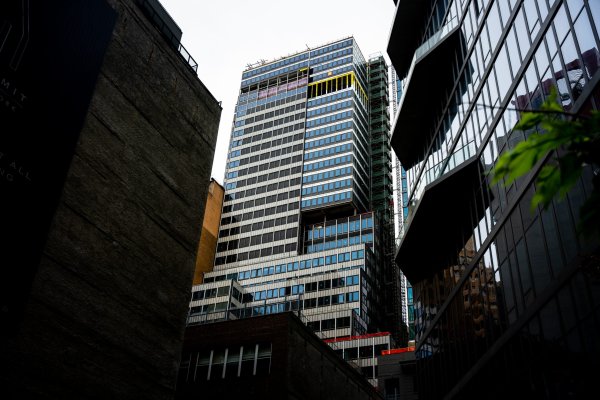 New York'ta Yüksek Bina Çökme Tehlikesi Geçti