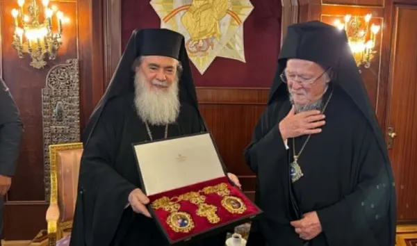 Patrik Bartholomeos ve Kudüs Patriği Kutsal Topraklar'daki Hristiyanları Görüştü