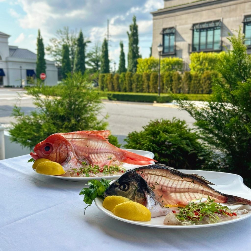 Limani'de taze Red Emperor ve Dorado Sashimi