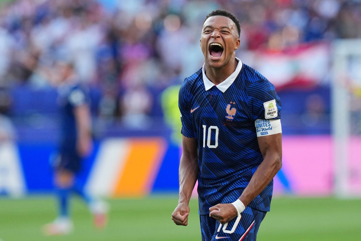Fransız Savcılar, Paraguaylı Senatörün Mbappé'ye Yönelik Irkçı Hakaretlerini Soruşturuyor