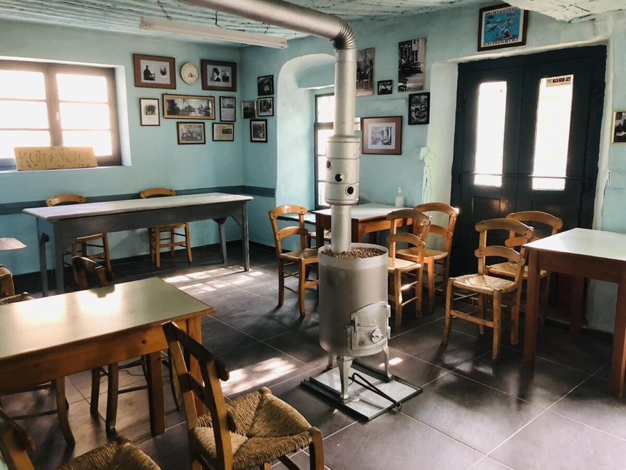 Yunanistan'da Köylerde Banka ATM'leri Kayboluyor, Vatandaşlar Kafe ve Restoranlardan Nakit Çekebilir
