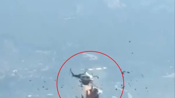 Attika Yangınlarında İki Su Bombardıman Helikopteri Havaalanında Çakıştı