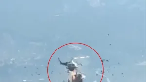 Attika Yangınlarında İki Su Bombardıman Helikopteri Havaalanında Çakıştı