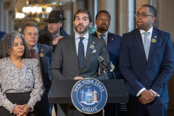 Gounardes’in SAFE For Kids Yasası, New York’lu Çocukları Çevrimiçi Koruyacak