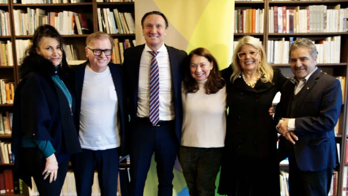 Peter ve Mary Mitrakas, La Trobe Üniversitesi'nde İleri Düzey Yunan Çalışmaları Fonunu Tamamıyla Fonluyor