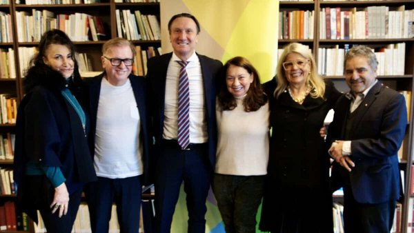 Peter ve Mary Mitrakas, La Trobe Üniversitesi'nde İleri Düzey Yunan Çalışmaları Fonunu Tamamıyla Fonluyor