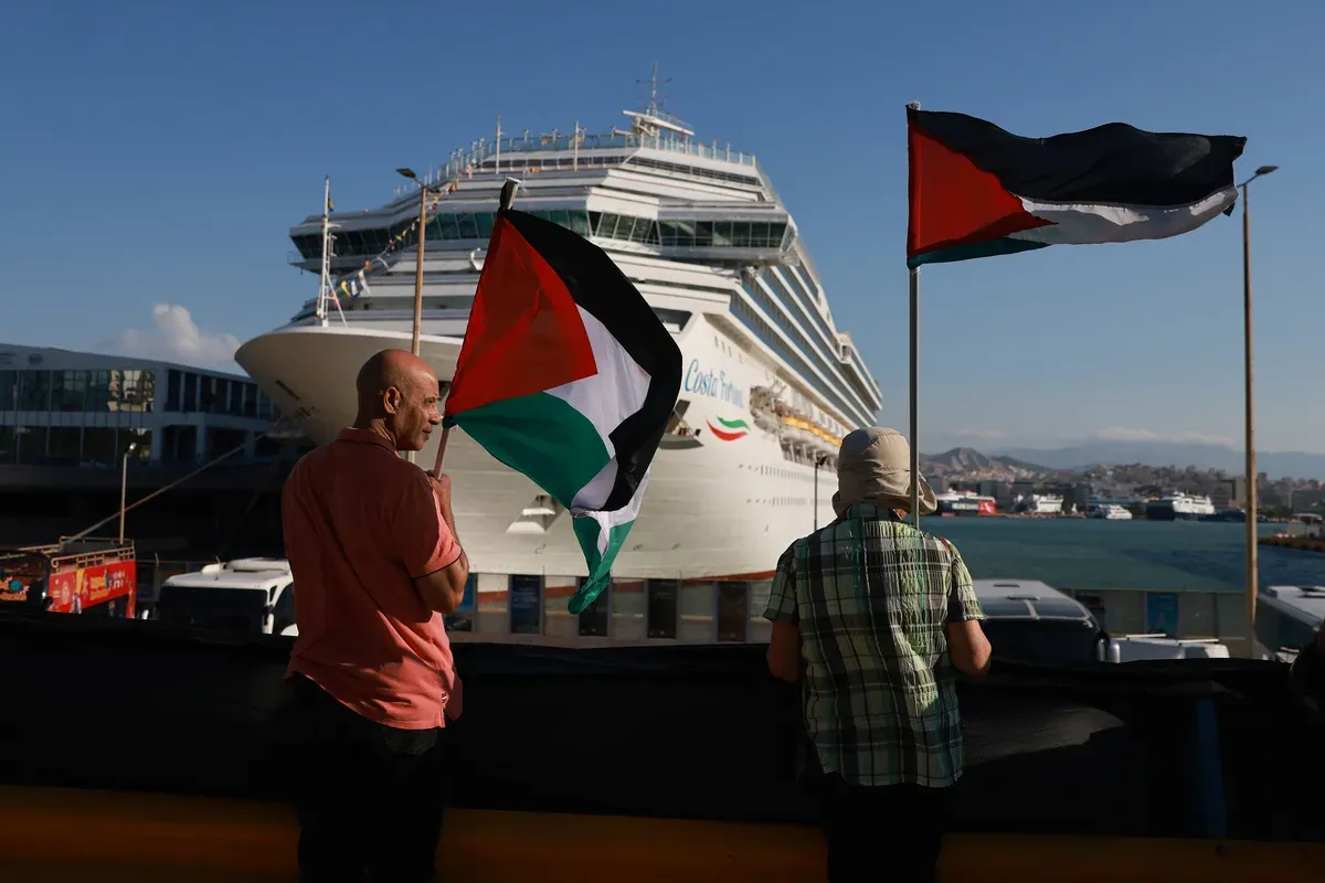 Yunanistan'da İsrail Turistleri Taşıyan Kruvaziyer Gemisine Protesto