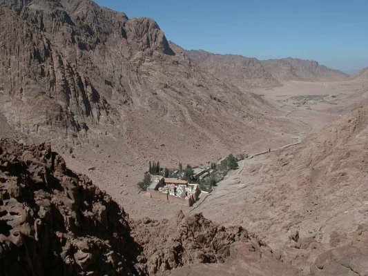 Avrupa Parlamentosu'ndan Yunan Milletvekilleri: Sinay'daki Aziz Katerina Manastırı'nı Koruyun