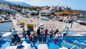 Mikonos, Naksos, Paros, Ios ve Santorini Uluslararası Turistlerin Gözdesi Olmaya Devam Ediyor
