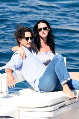 Katy Perry ve Justin Trudeau, Mikonos'ta Tatil Yapıyor