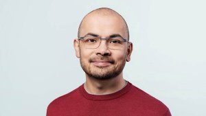 Yunan Kıbrıslı Nobel Ödülü Sahibi Sir Demis Hassabis, Google'ın AI Bölümünün Lideri Olarak Atandı