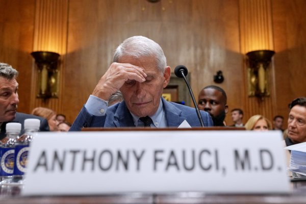 Fauci, COVID Sorularını Yanıtlamayı Reddettiği İçin Senato Komitesi Tarafından Saygısızlıktan Suçlu Bulundu