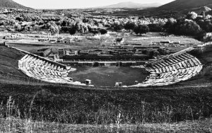 Fotoğrafçı Stella Nastou, Antik Messene'nin Büyüleyici Sessizliğini Yakalar
