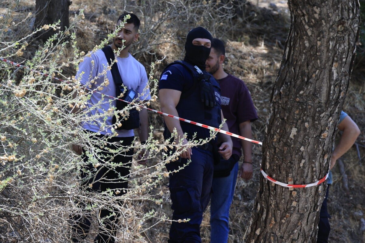 Lycabettus'ta Bulunan Cesedin 57 Yaşındaki Kadın Olabileceği Belirtiliyor