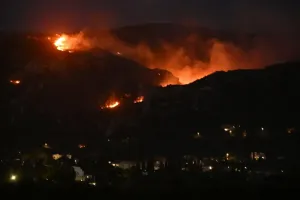 Kos Adası'nda Çıkan Orman Yangını Devam Ediyor