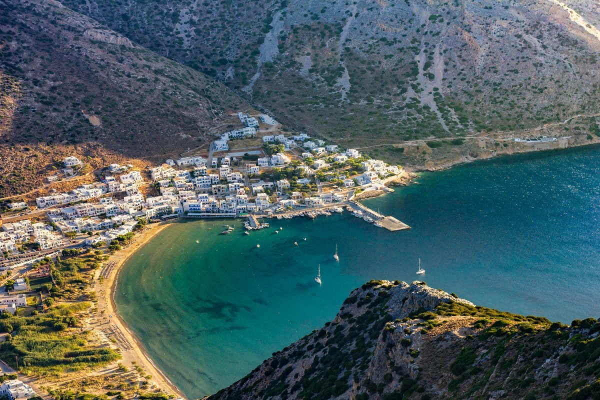 New York Times Herkesi Sifnos'a Davet Ediyor
