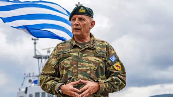 Eski Yunanistan Savunma Genelkurmay Başkanı Floros: "Yunan topraklarına adım atan önce yanacak"