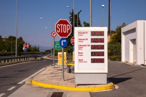 Atina'nın Haidari Bölgesinde Benzinlik Sahibi Kendini Vurdu