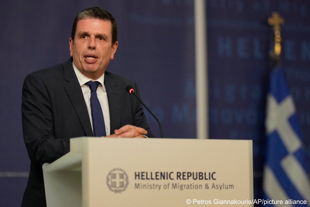 Kairidis believes that the only answer to stopping irregular immigration to Greece is to focus on returns — including those to third countries | Photo: AP Photo / Petros Giannakouris / picture-alliance