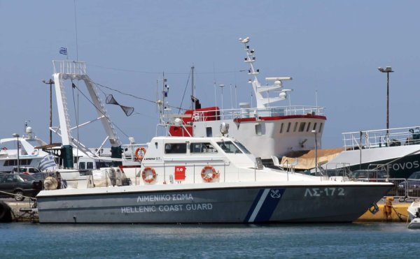 Sahil Güvenlik Bir Günde Dört Farklı Operasyonla 257 Göçmeni Kurtardı