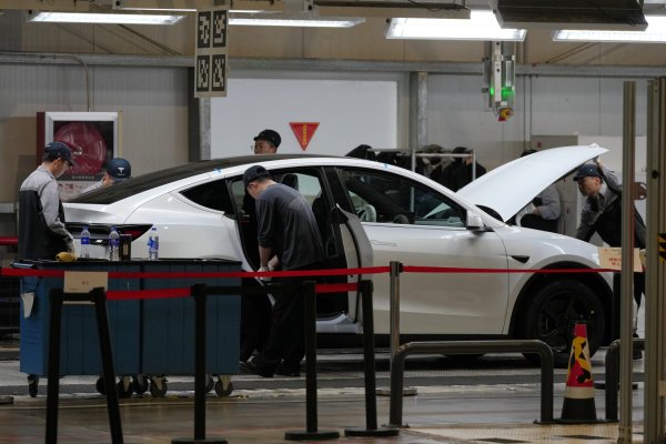 Tesla, Çin'de 3 Milyon Araç için Güvenlik Riskleri Nedeniyle Geri Çağırma Yapıyor